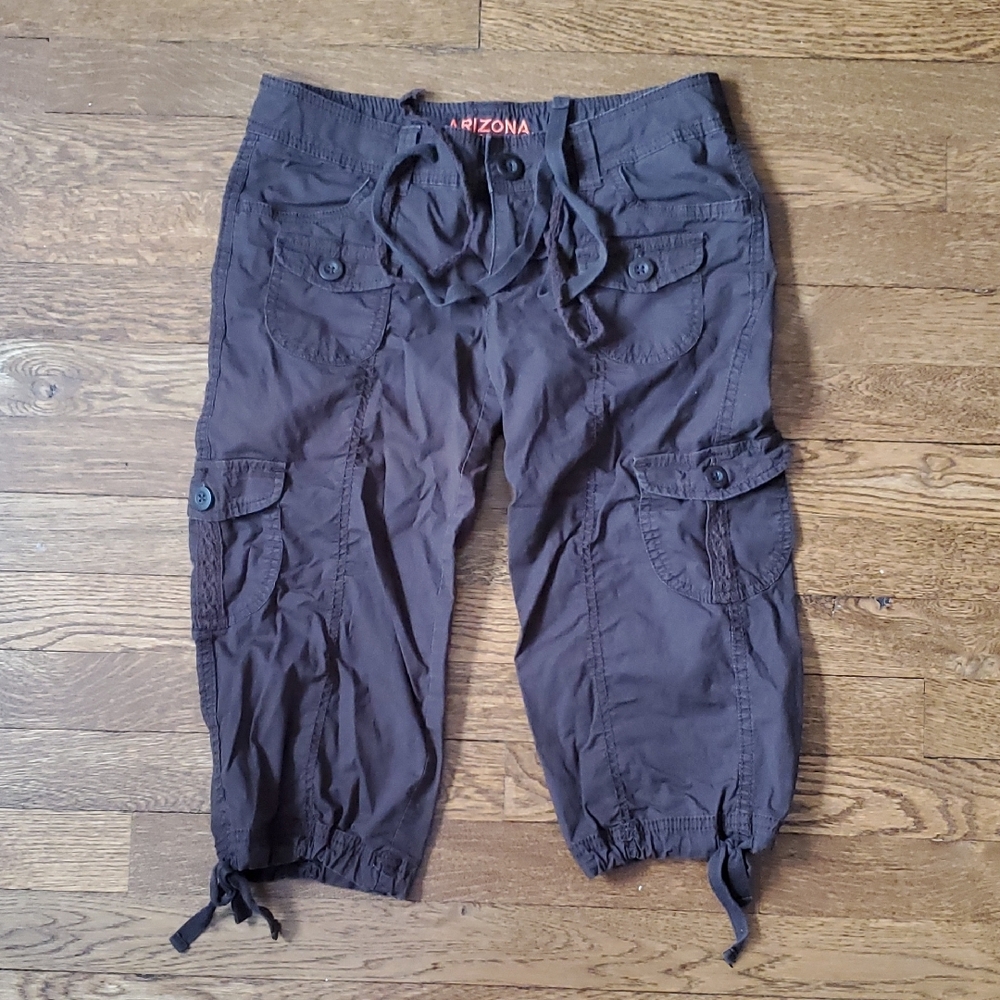 ArizonaJeanCo Brown Knee Length Cargo Pants Capris Size 0 Stretch